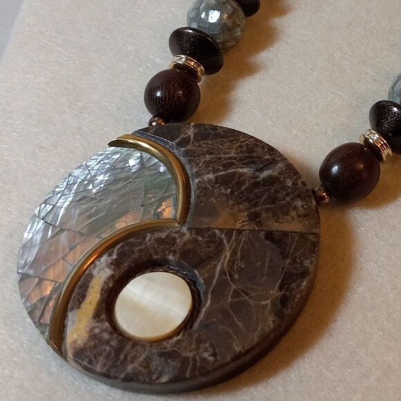 NWT Lee Sands Necklace and Earrings Set - Picture 2 of 10